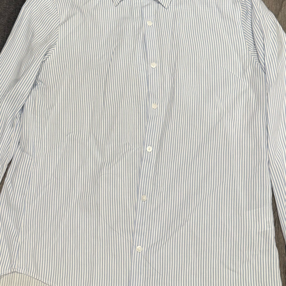 Uniqlo women Striped Button-Down Shirt - White and Blue - Picture 5 of 13